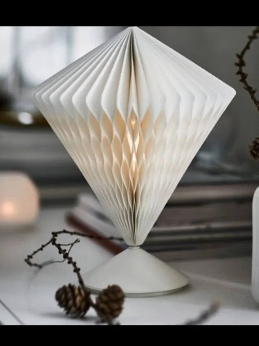 IKEA STRÅLA Pleated Diamond-Shaped LED Table Lamp, White, Article 106.066.40